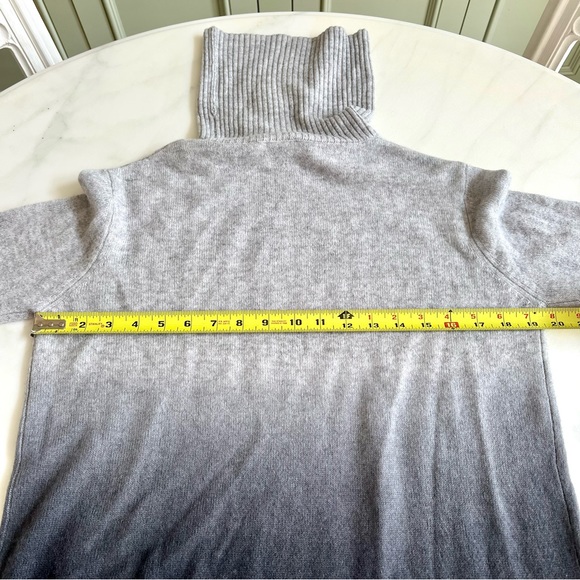 QUINN Dip Dye Turtle Neck Cashmere Sweater Black Gray Sz S - Picture 9 of 10